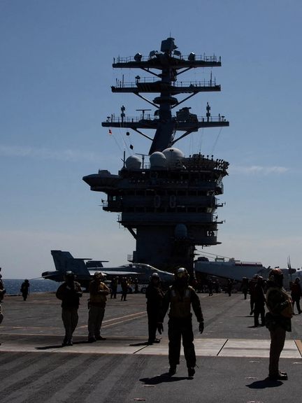 رویترز: آمریکا برای جلوگیری از آسیب حمله احتمالی ایران برخی تجهیزات در منطقه را منتقل کرد