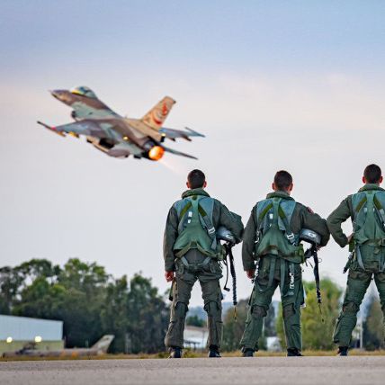 کانال ۱۲ اسرائیل: نیروی هوایی اسرائیل آموزش حمله به پایگاههای اتمی ایران را از سر گرفت