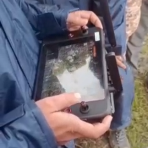 مکالمات امدادگران بر اساس تصاویر پهپادها: بدنها جان ندارند و کابین بالگرد سوخته است