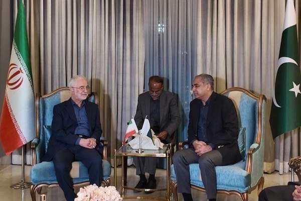 Qatar, Pakistan push Iran-US diplomacy as war escalates