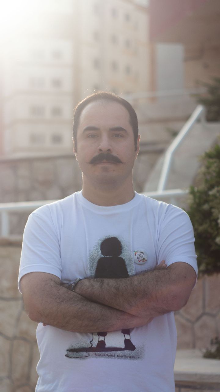 حسین رونقی، فعال سیاسی، به «تبلیغ علیه نظام به نفع اسرائیل» متهم شد