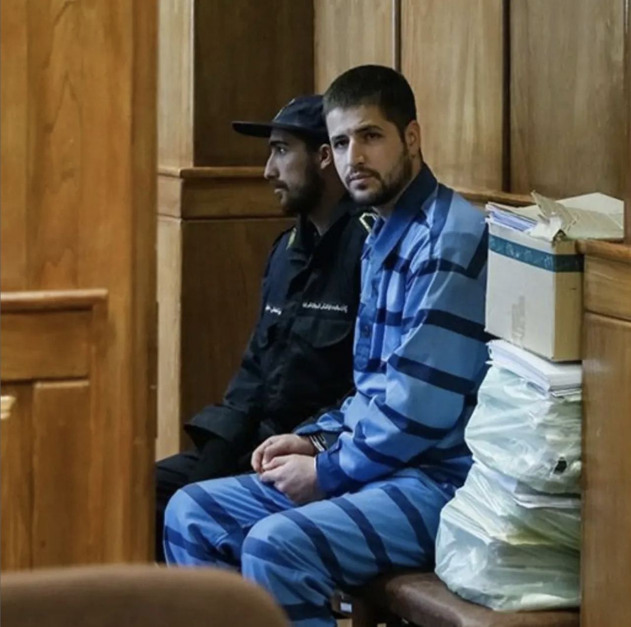 متظاهر إيراني محكوم بالإعدام: في كل لحظة أشعر بحبل المشنقة ملتفا حول رقبتي