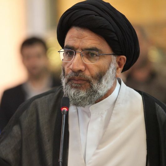 امام جمعه اهواز: نباید از رییسی توقع حل فوری مشکلات را داشته باشیم، حل مشکلات زمانبر است