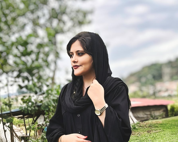 موجة دعم واسعة لاحتجاجات إيران محليا وعالميا.. ومشاهير ينددون بقتل مهسا أميني