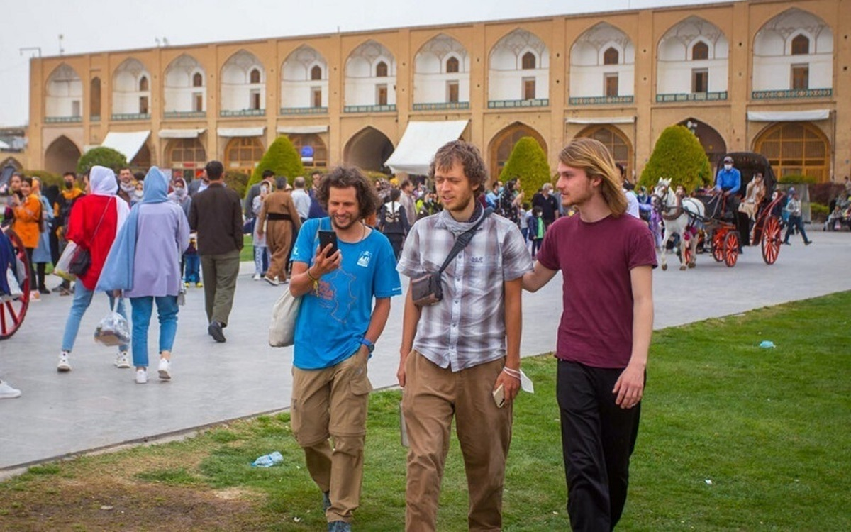 Foreign tourists in Iran's Isfahan (Undated)