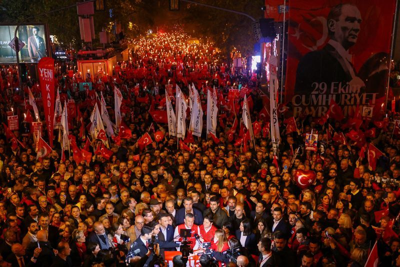 مخالفان اردوغان می‌گویند رای‌دهندگان فشار دولت را در انتخابات رد می‌کنند