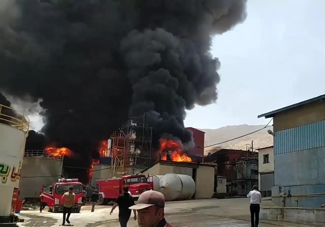 Fire Engulfs Industrial Zone In Iran's West Injuring Two 