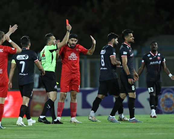 پورعلیگنجی به هواداران: اخراج برابر تراکتور از عشق و تعصب به پرسپولیس بود، عذر میخواهم