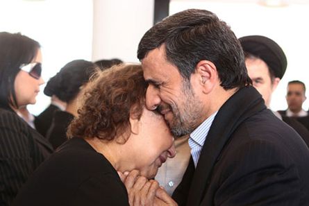 منصور رشیدی درباره محرومیت حسینی: چرا وقتی احمدینژاد مادر چاوز را بغل کرد، جریمه نشد؟