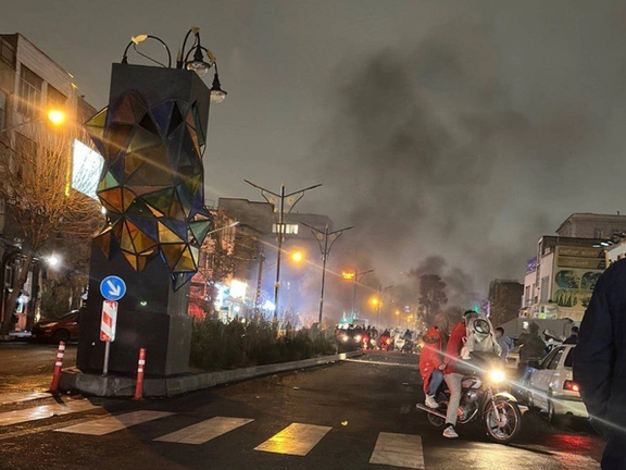 اعتراضات سراسری در ایران؛ ایراناینترنشنال هویت ۱۶ جانباخته را شناسایی کرده است