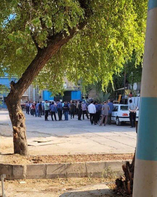 انتفاضة إيران: استمرار إضراب عمال المصافي وتجمع احتجاجي لعمال شركة "هفت تبه" لقصب السكر 