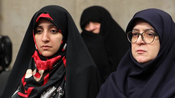 حضور معاون و سخنگوی دولت پزشکیان در دیدار خامنهای با زنان