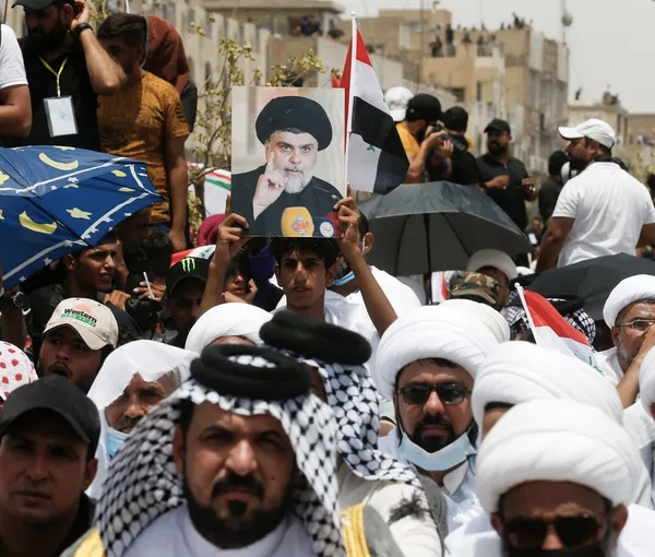 رغم الهدوء الحذر.. تواصل الخلافات بين التيار الصدري وأنصار النظام الإيراني في العراق