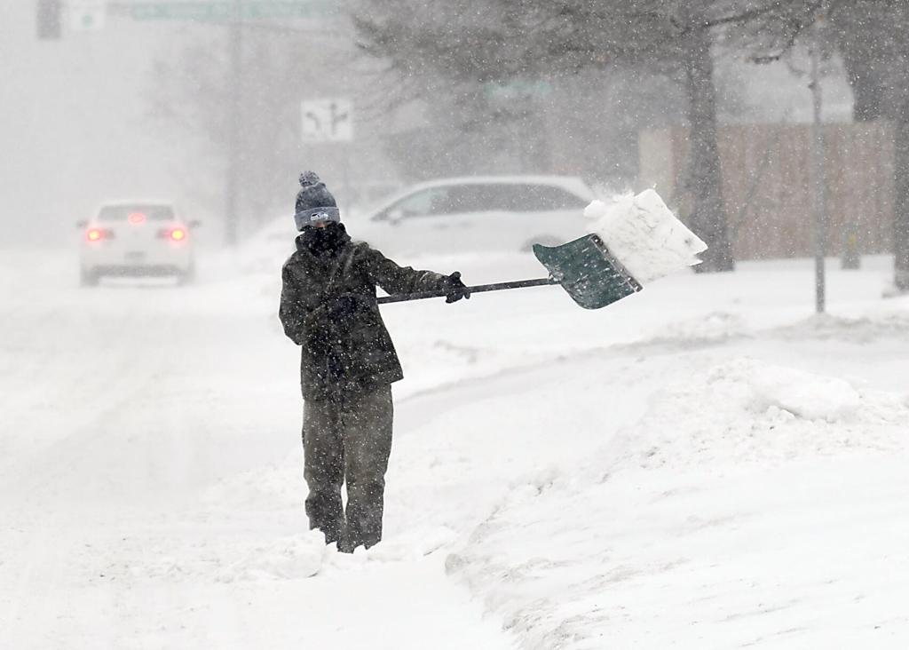 وقوع طوفان زمستانی در مناطقی از آمریکا موجب قطع برق ۷۵۰ هزار نفر شد