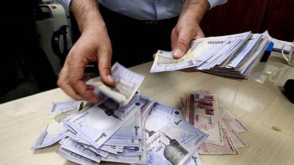 روزنامه هممیهن: پیشبینی میشود کسری بودجه امسال به دو برابر سال گذشته برسد