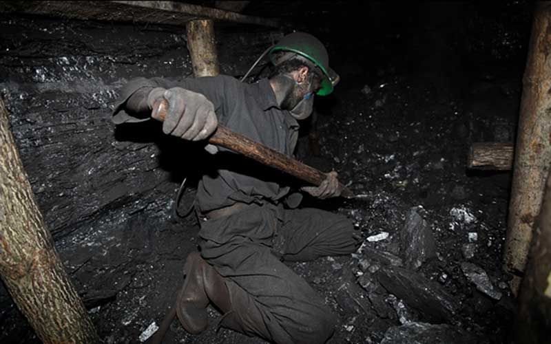 "إيلنا": 600 عامل في منجم فحم "همكار" بكرمان لم يتقاضوا رواتبهم منذ شهرين