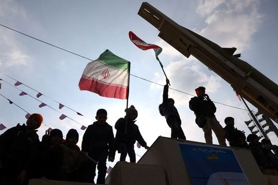 Threats will not push Iran to negotiating table, top diplomat says