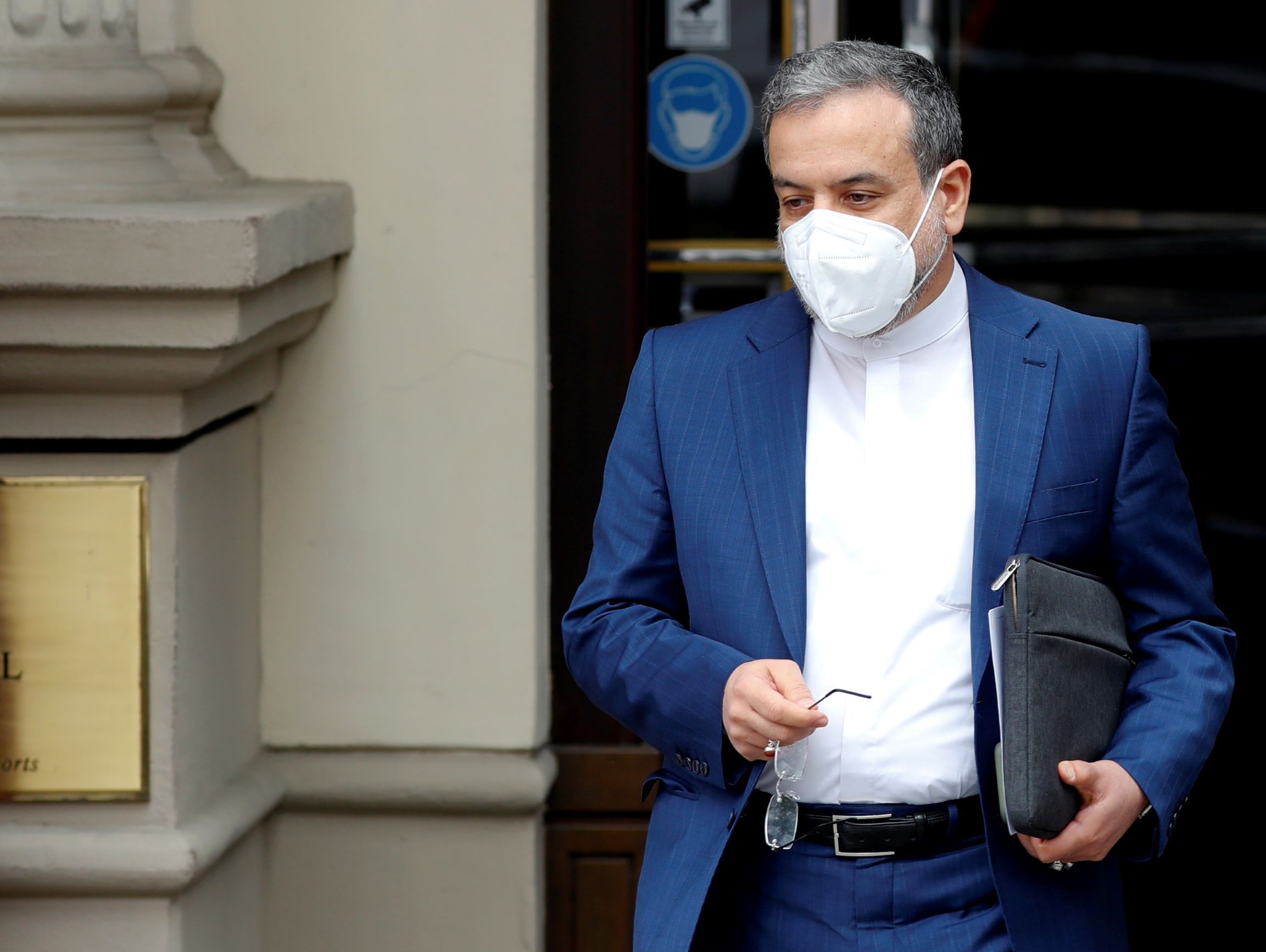 Former Iranian Deputy FM Says Anti-Regime Protests 'Costly'