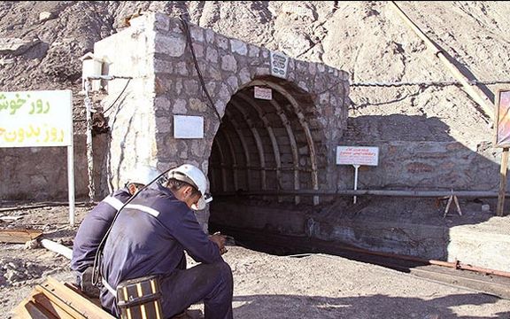 ۵ اتحادیه کارگری فرانسه، «قتلعام» ۵۲ کارگر معدن طبس را محکوم کردند