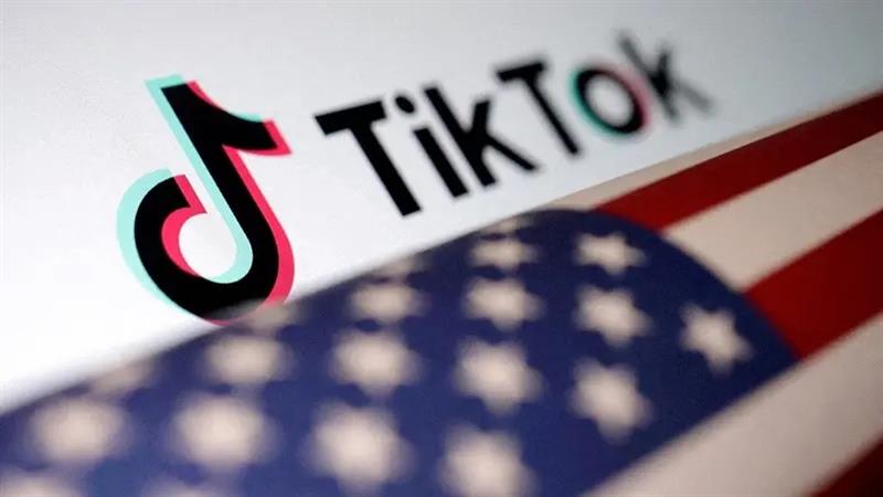 درخواست دو قانونگذار دموکرات از بایدن برای تمدید مهلت ممنوعیت تیک‌تاک در آمریکا
