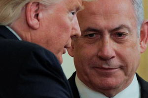 ترامپ: من و نتانیاهو با هم از جهنم گذشتهایم، محاکمه او را فورا لغو کنید