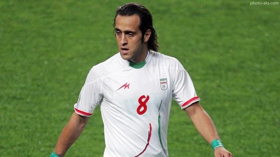 علی کریمی: هنوز متحیرید که چرا مردم از شما و دینتان متنفر شدهاند؟