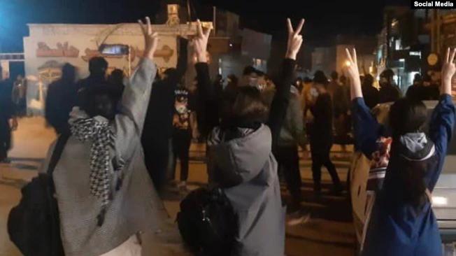 Protesters in Izeh in the southern province of Khuzestan  (November 16)