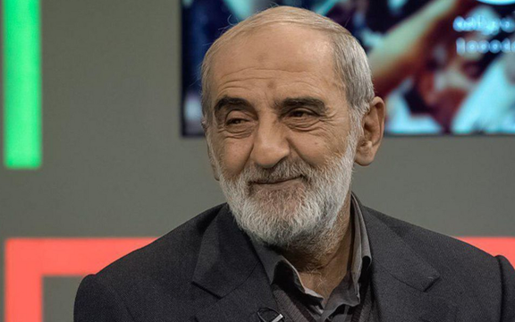 نماینده خامنهای در روزنامه کیهان: باید تنگه هرمز را ببندیم