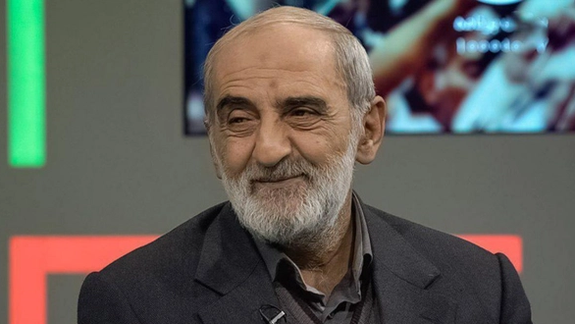 ممثل خامنئي في صحيفة "كيهان": يجب إغلاق مضيق هرمز أمام ناقلات النفط