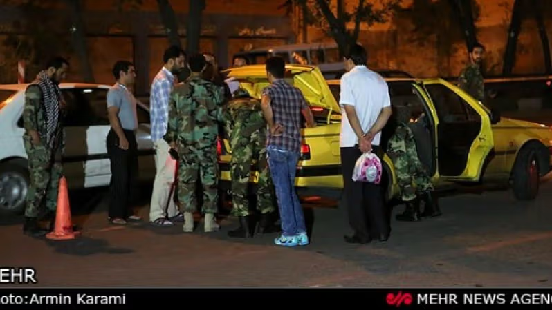 الحرس الثوري يشدد الإجراءات الأمنية في جميع أنحاء إيران 