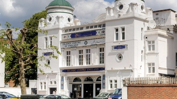 بريطانيا تحقق في نشيد دعائي للمرشد الإيراني بعد تسجيله في لندن