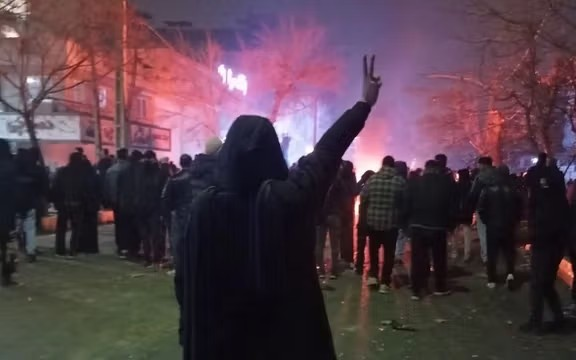 پیام یک مقام دولتی به ایراناینترنشنال: حکومت مردم را به رگبار بسته، ترامپ باید وارد شود