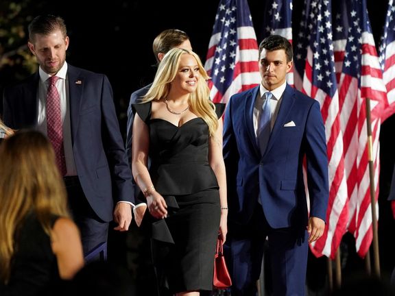 از راست مایکل بولوس و تیفانی ترامپ