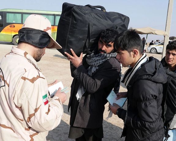 شورای پناهندگان نروژ: روزانه بین ۴ تا ۵ هزار شهروند افغان وارد ایران میشوند