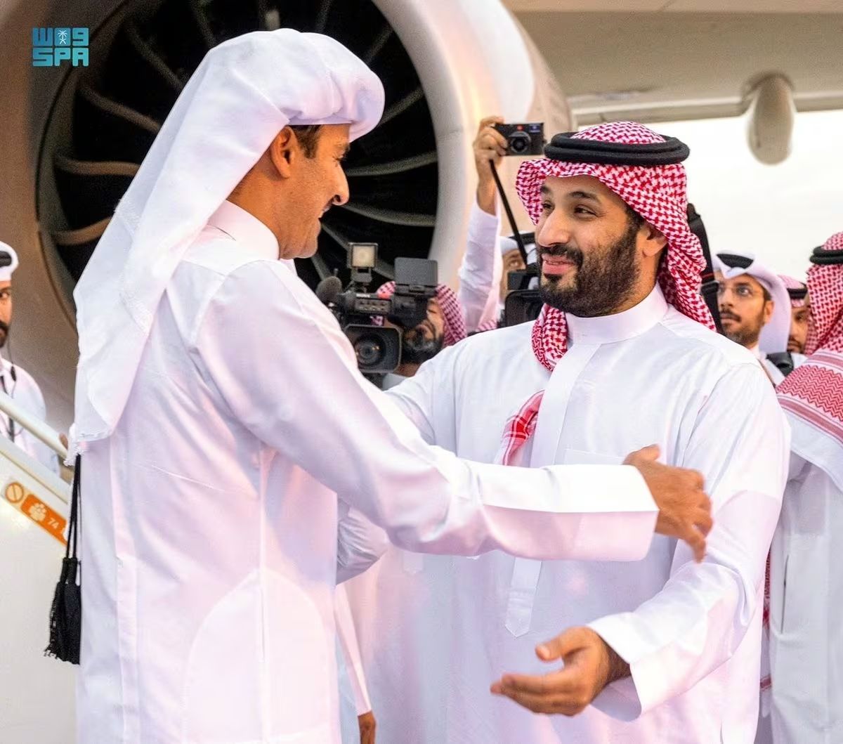 Saudi Crown Prince Mohammed bin Salman receives Qatar's Emir Sheikh Tamim bin Hamad Al Thani upon his arrival in Riyadh, Saudi Arabia, November 10, 2023. 