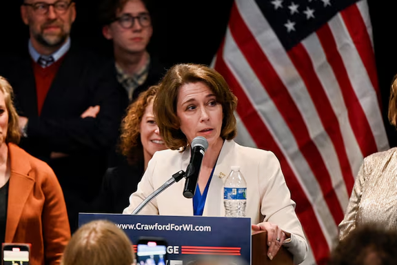 سوزان کرافورد، قاضی لیبرال، در مقابل گزینه مورد حمایت ماسک در انتخابات دیوان عالی پیروز شد