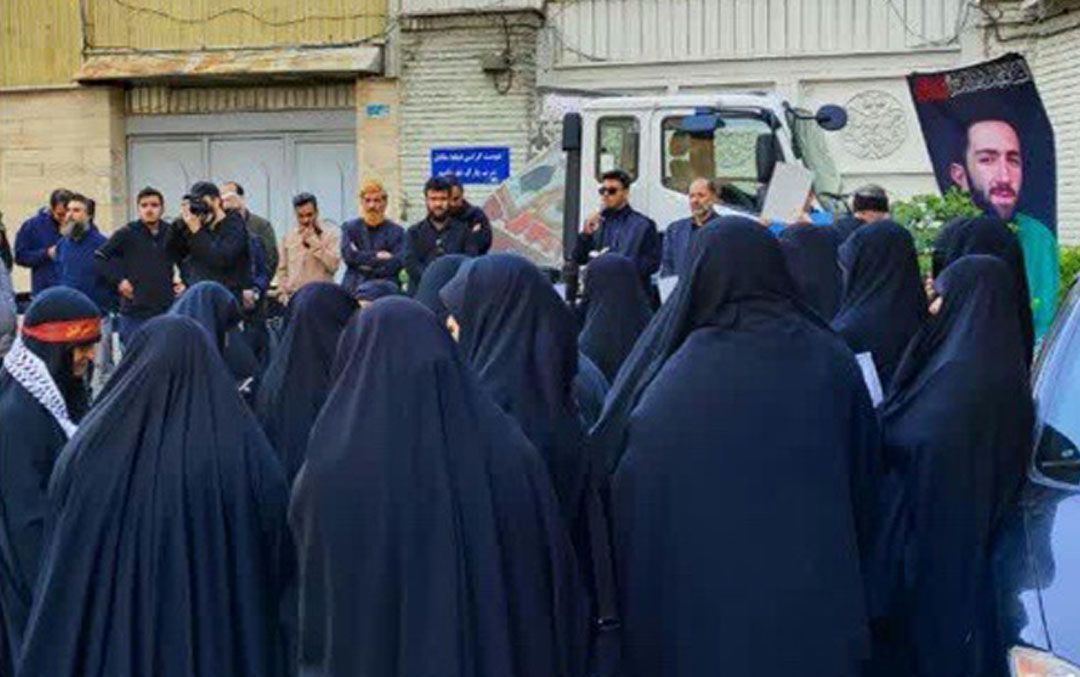 ماموران حکومتی با ضرب‌وجرح درویشان گنابادی مانع ورود ایشان به حسینیه خود شدند