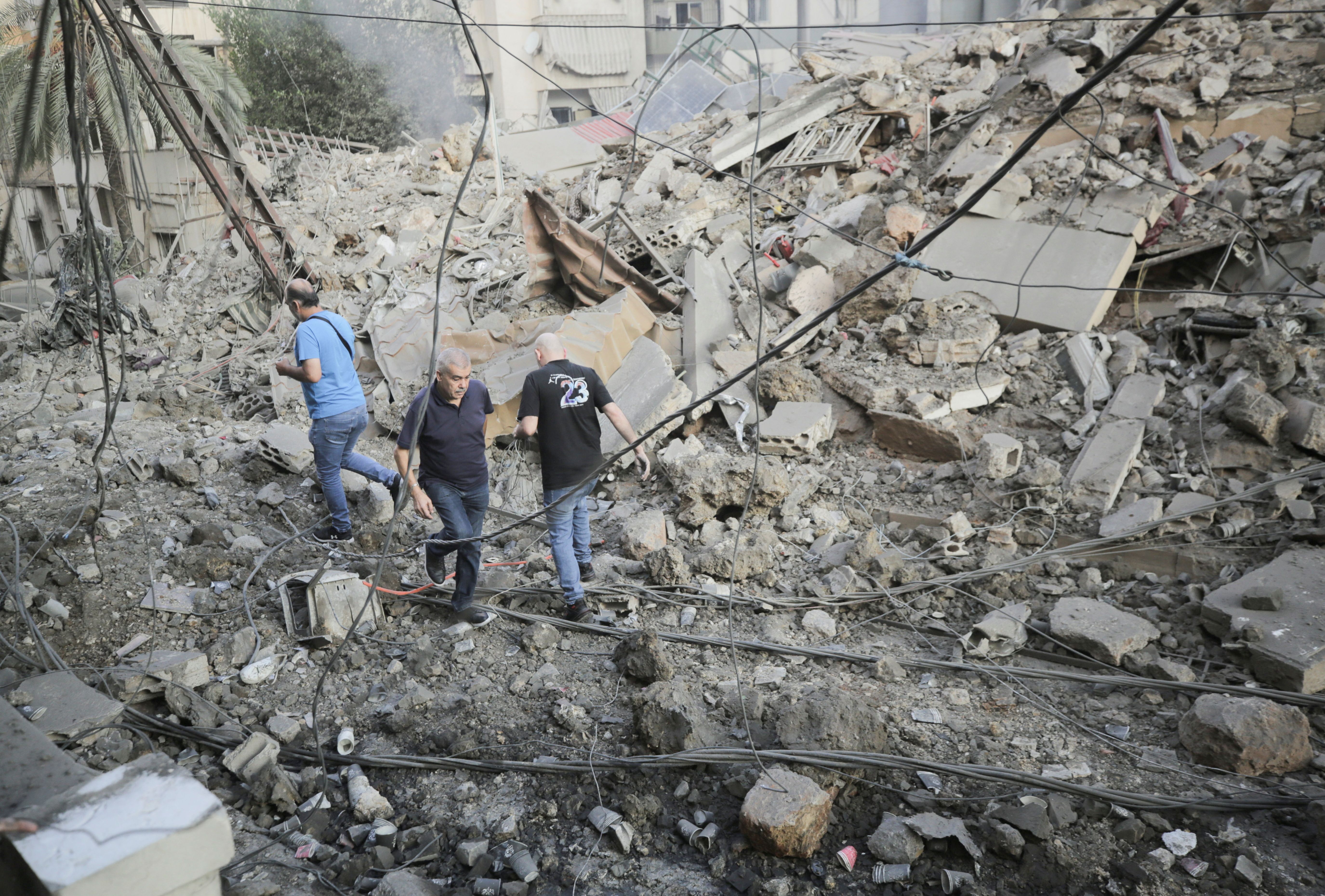 ویرانه‌های به جا مانده از حملات اسرائیل به حومه جنوبی بیروت، ۱۳ مهر