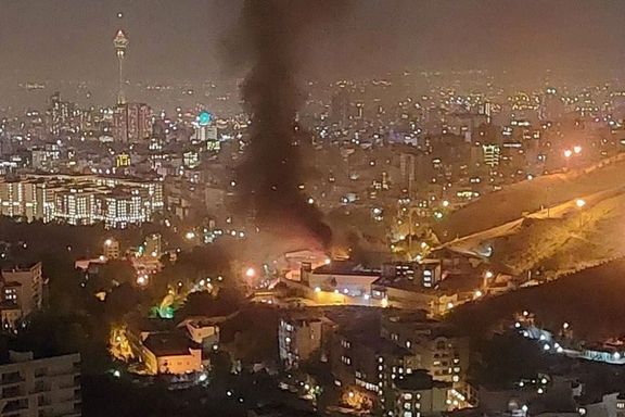 نمایی از آتشسوزی زندان اوین در مهر ۱۴۰۱