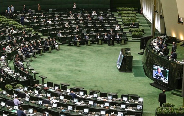 لمواجهة "التخريب في المؤسسات"..البرلمان الإيراني يصادق على خطة تشكيل "منظمة الدفاع المدني"
