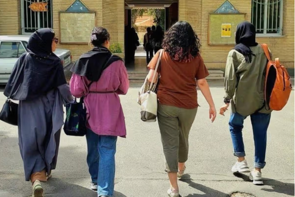 "حجاب النساء"... سلاح ثوري للإطاحة بالنظام الإيراني