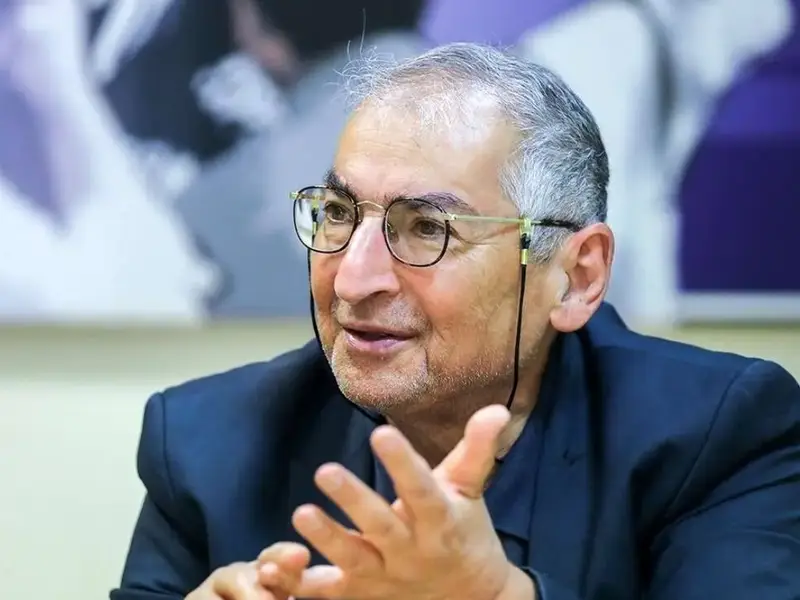 بتهمة "الدعاية الكاذبة".. حبس آكاديمي إيراني بسبب انتقاداته للنظام