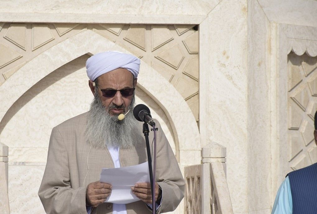 مسؤول أمني إيراني ينتقد مولوي عبد الحميد بعد تحميله خامنئي مسؤولية مجزرة زاهدان