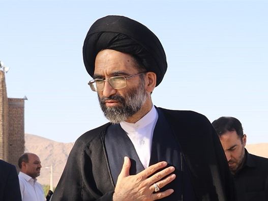 نماینده خامنهای در کاشان: فرشتهها کارهای خوب و بد دختران را یادداشت میکنند