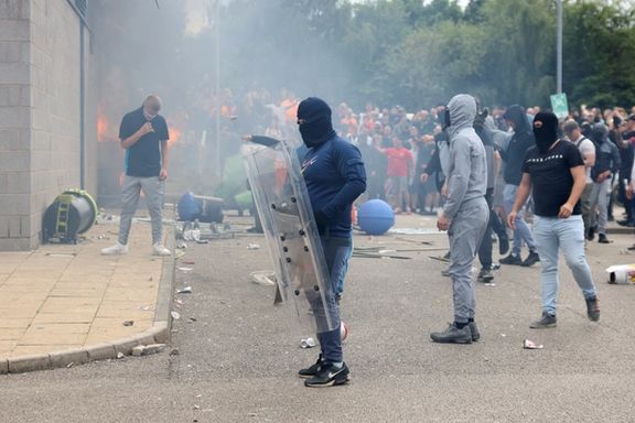 معترضان به سیاستهای مهاجرتی دولت بریتانیا، راترهام، ۱۴ مرداد