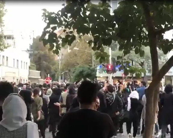 تداوم خیزش سراسری علیه جمهوری اسلامی؛ انتشار فراخوانهای تجمع برای روز چهارشنبه