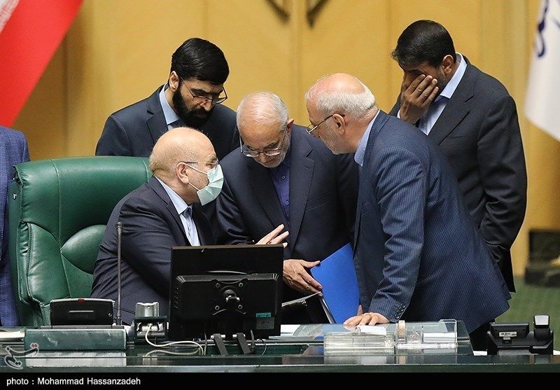 تصویب یک فوریت لایحه حجاب در مجلس؛ قالیباف: می‌خواهیم جلوی ولنگاری‌ها را بگیریم