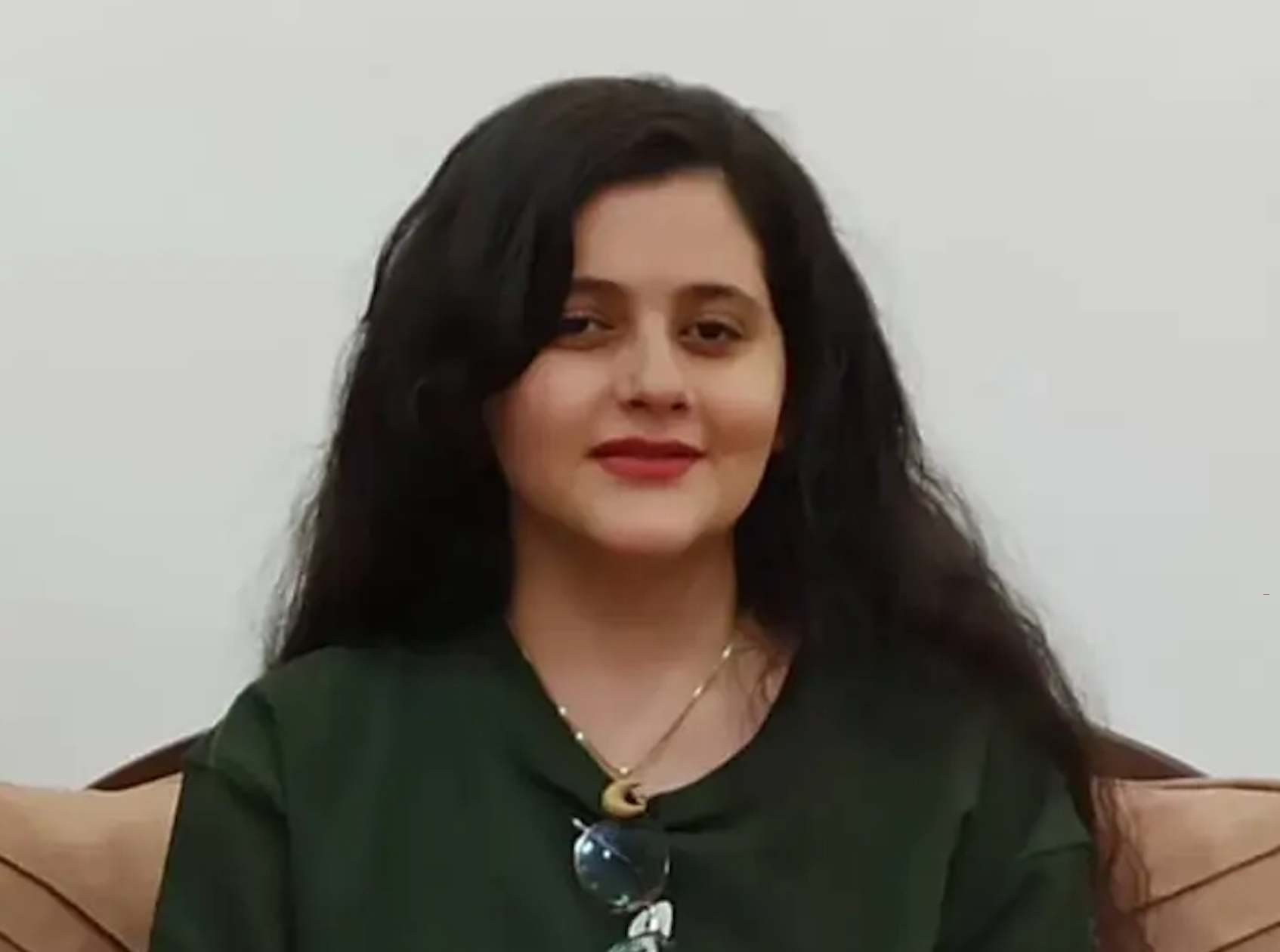 البرلمان الأوروبي يطالب النظام الإيراني بإلغاء حظر السفر المفروض على عائلة مهسا أميني