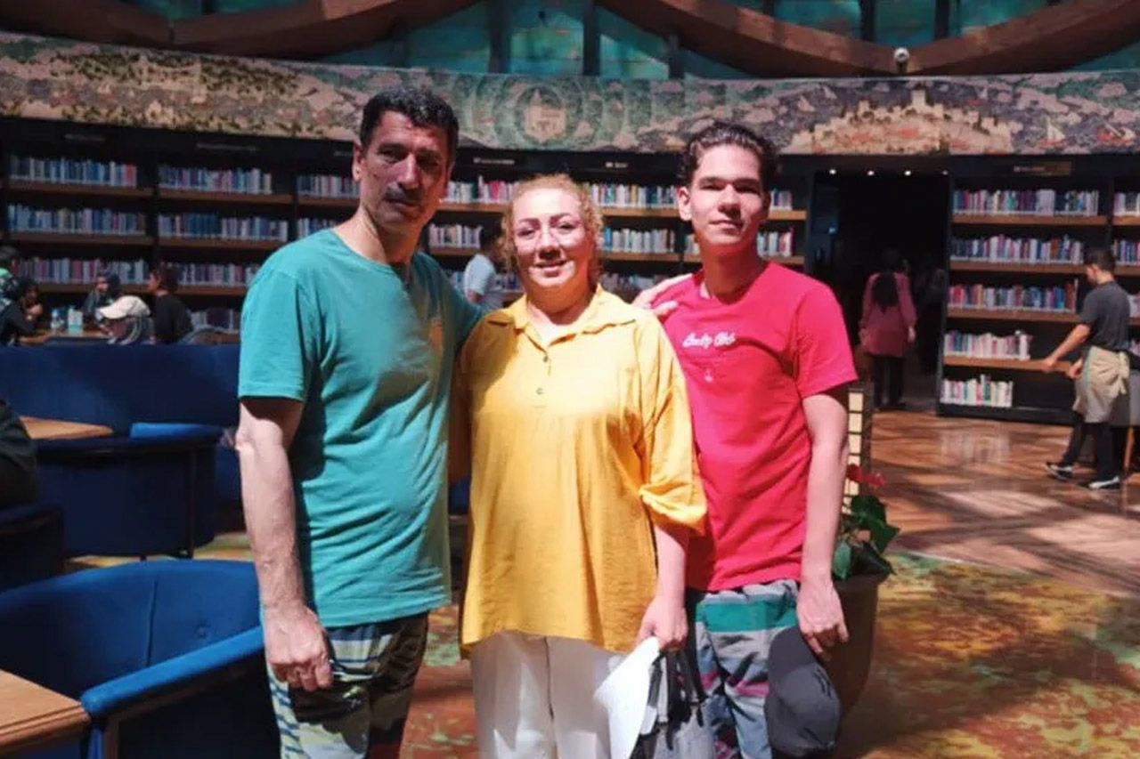 از راست به چپ: دانیال مصطفوی، زهرا بنی‌عامریان و بیژن مصطفوی