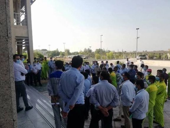 Workers in Iran's natural gas South Pars field protesting lack of attention to their demands. March 23, 2022